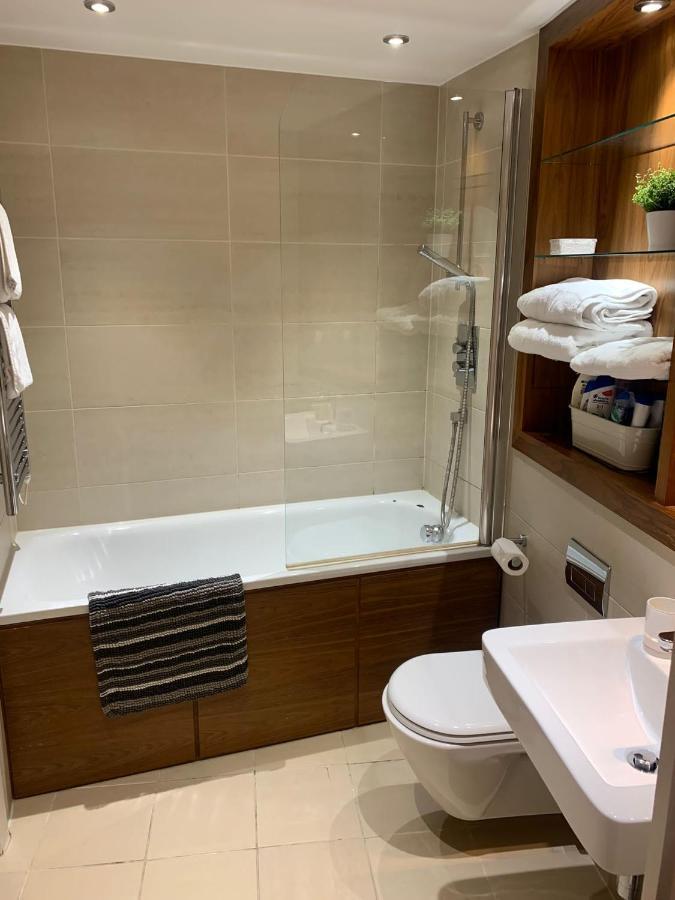 2 Bed Apartment In Granary Wharf Leeds Leeds  Exterior photo